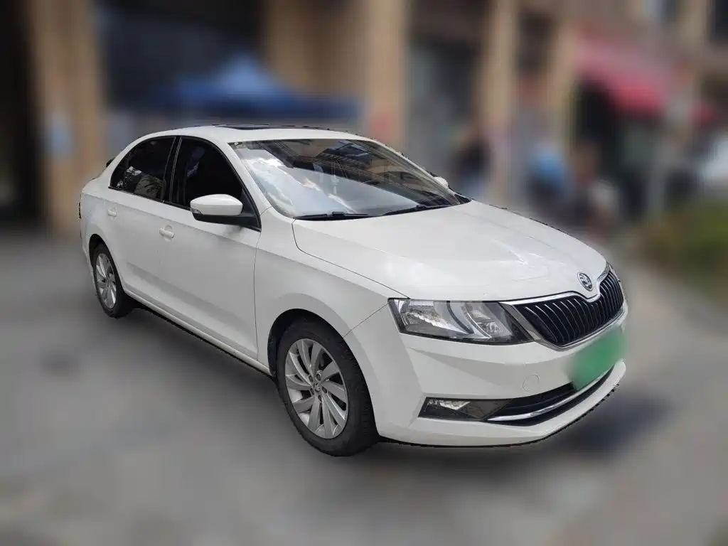 Skoda Rapid 2018 — фото 24