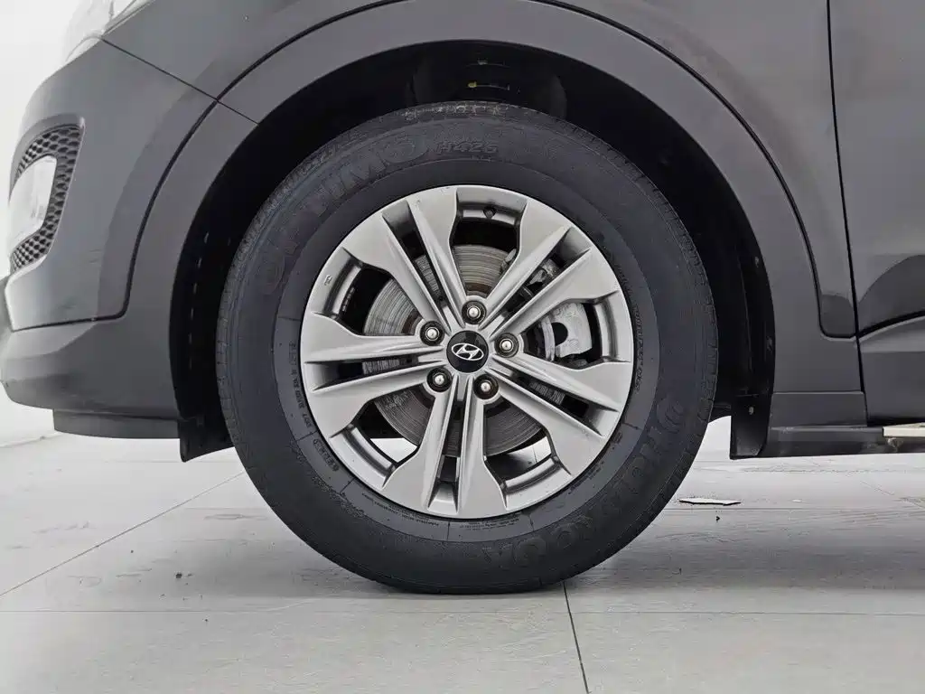 Hyundai Santa Fe 2015 — фото 17