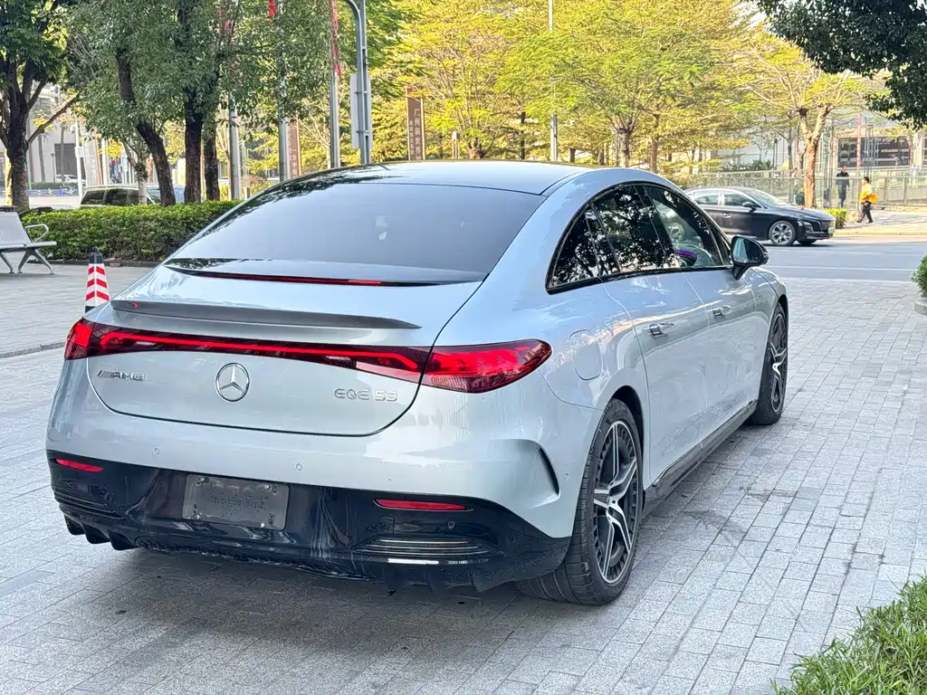 Mercedes-Benz EQE AMG 2023 — фото 6