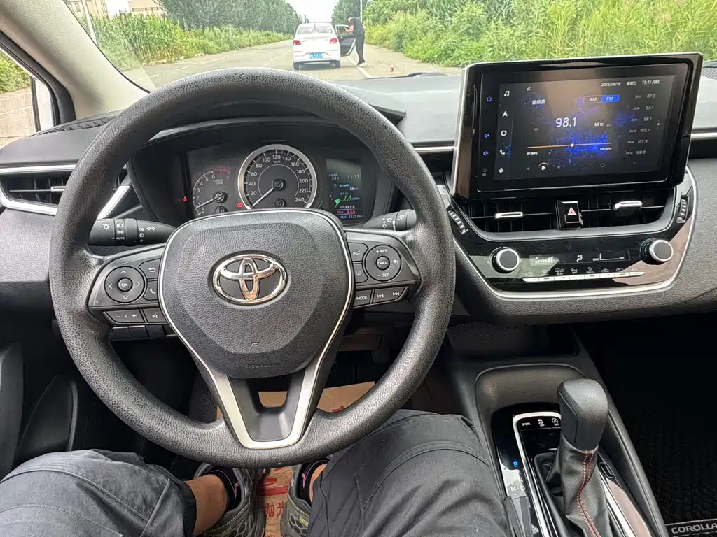 Toyota Corolla 2022 — фото 10