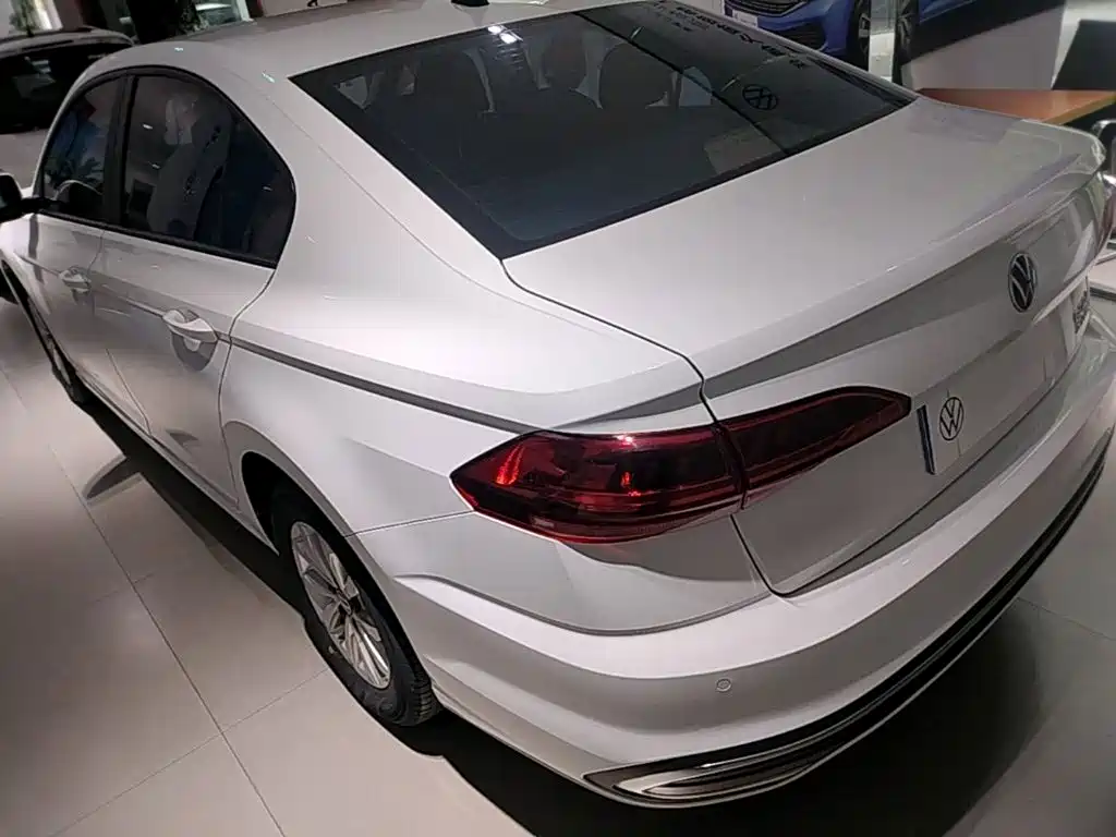 Volkswagen Bora 2023