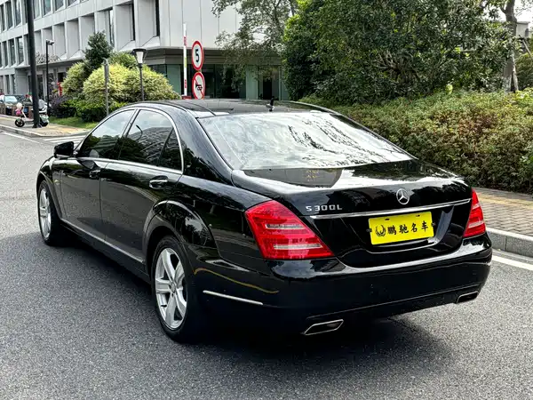 Mercedes-Benz S-Class 2012