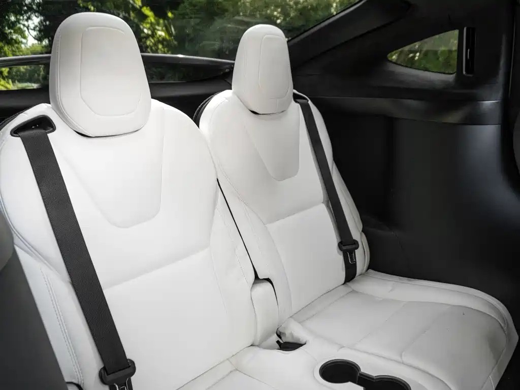 Tesla Model X 2017 — фото 18