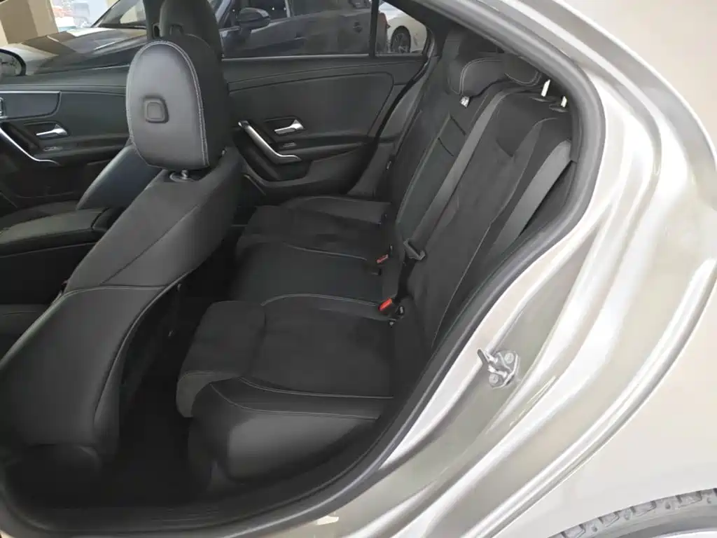 Mercedes-Benz A-Class 2020 — фото 17