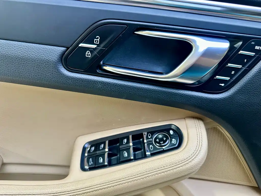 Porsche Macan 2020 — фото 13