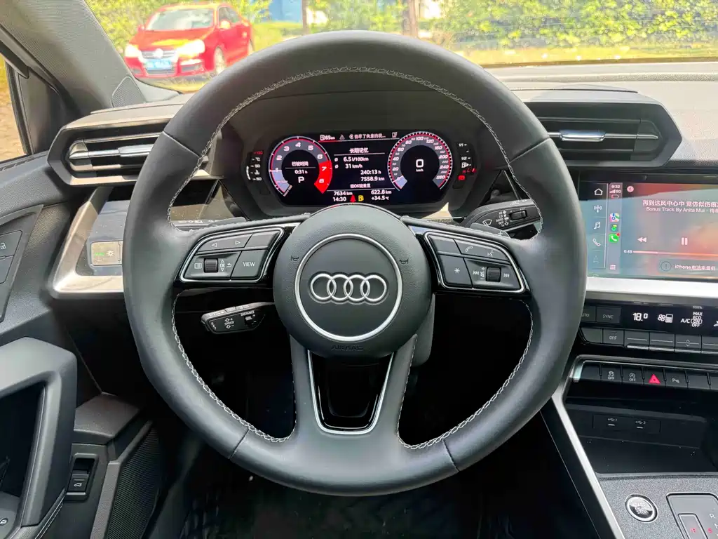 Audi A3 2023 — фото 18