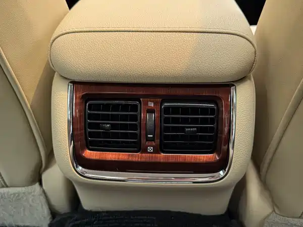 Toyota Crown 2015