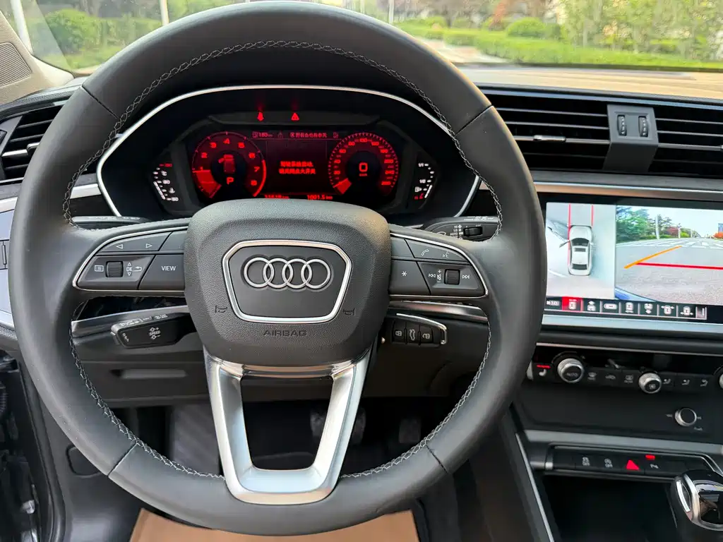 Audi Q3 2023 — фото 4