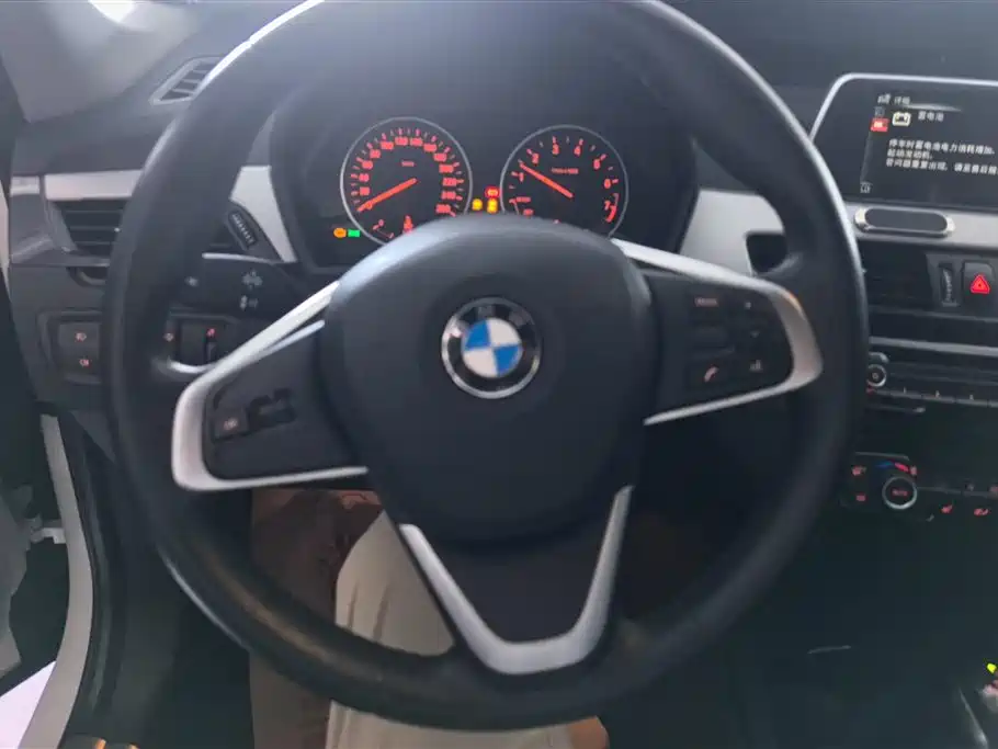 BMW X1 2017 — фото 15