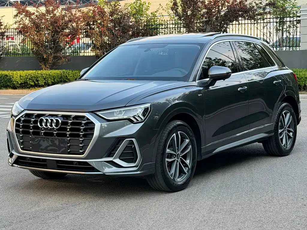 Audi Q3 2023 — фото 1