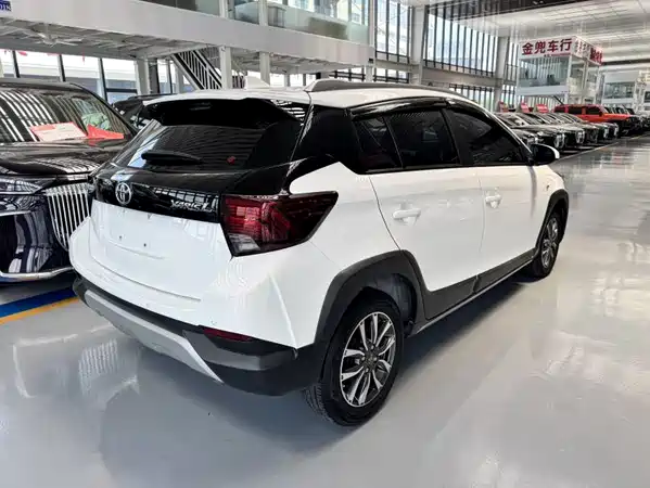 Toyota Yaris L 2021