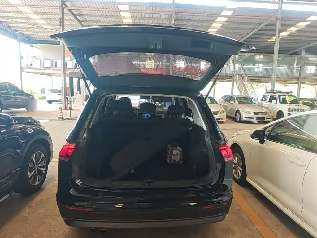 Volkswagen Tiguan L 2018 — фото 19