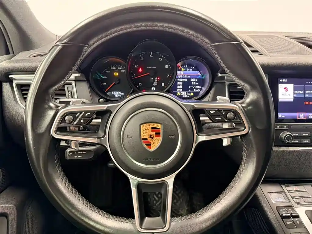 Porsche Macan 2018 — фото 12