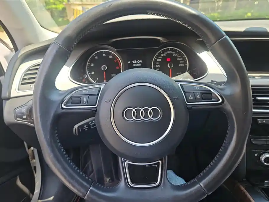 Audi A4L 2014 — фото 15