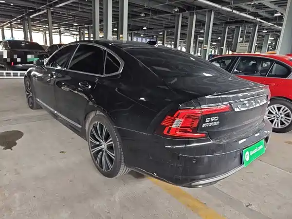 Volvo S90 2023