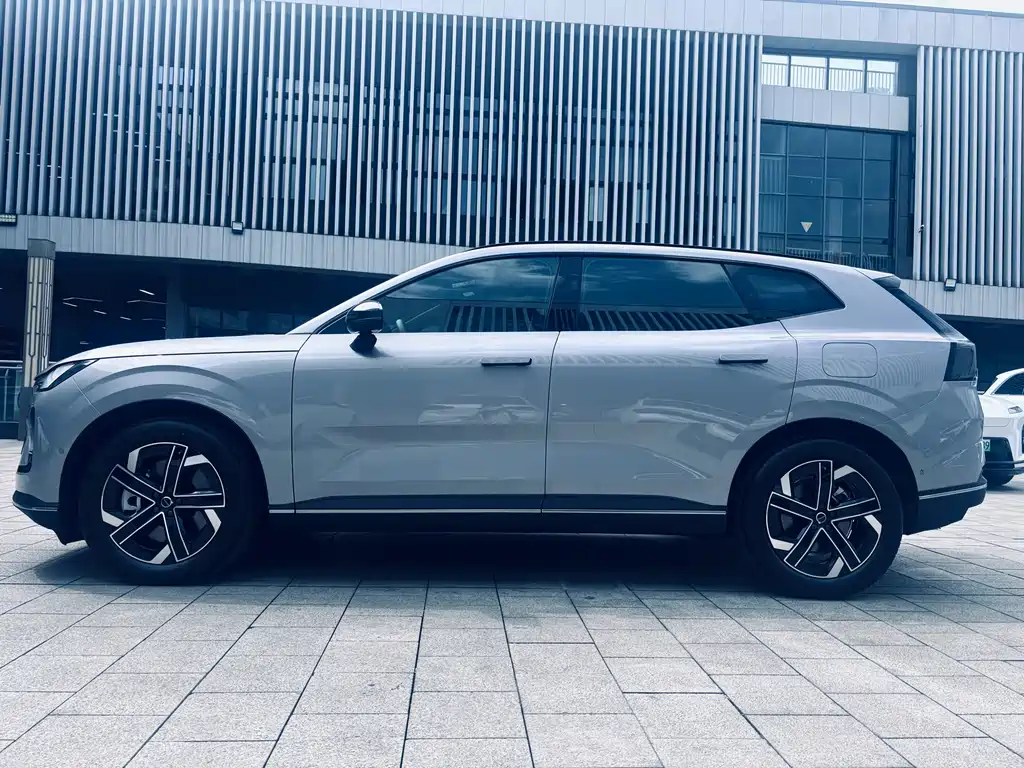 Volvo XC70 PHEV 2026