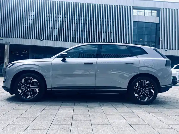 Volvo XC70 Plug-In Hybrid 2026