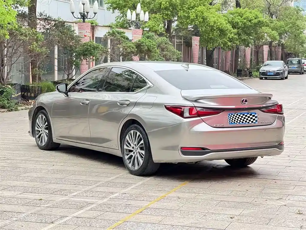 Lexus ES 2021 — фото 4