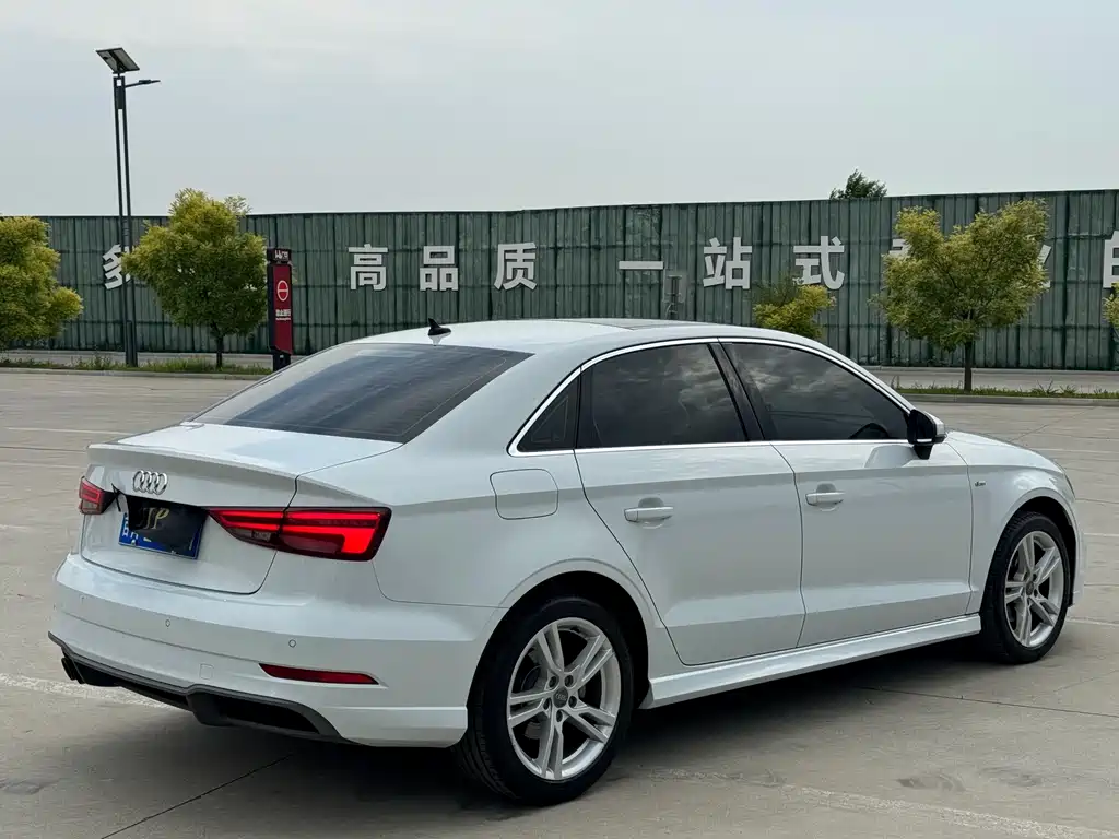 Audi A3 2019 — фото 20