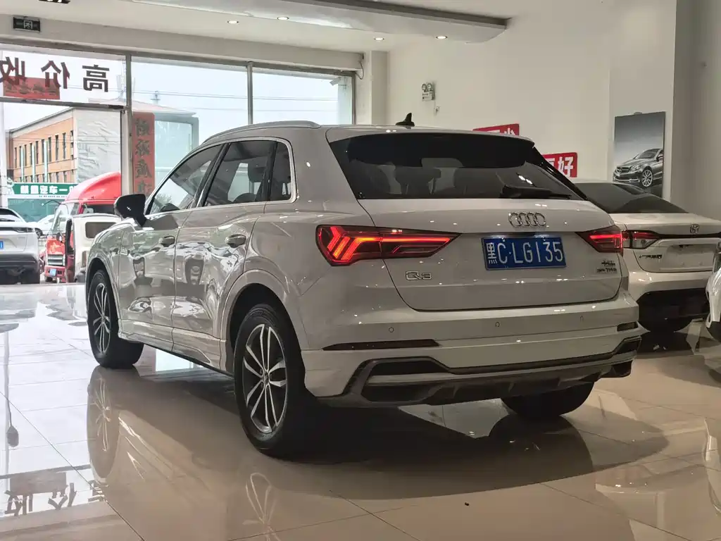 Audi Q3 2022 — фото 19