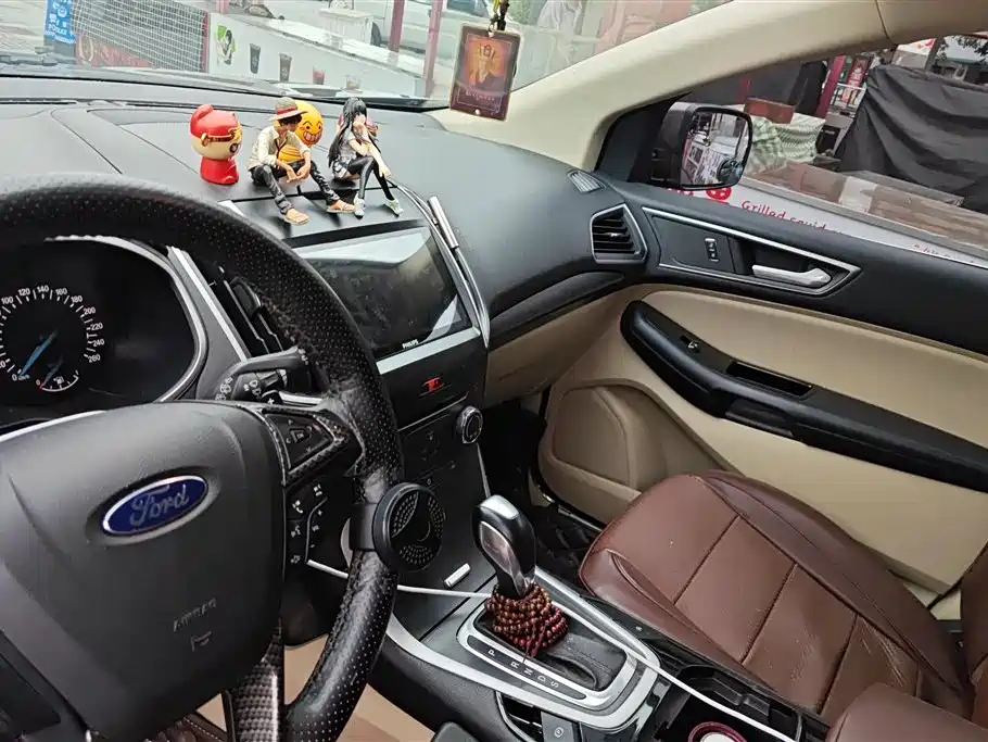 Ford Edge 2016 — фото 13