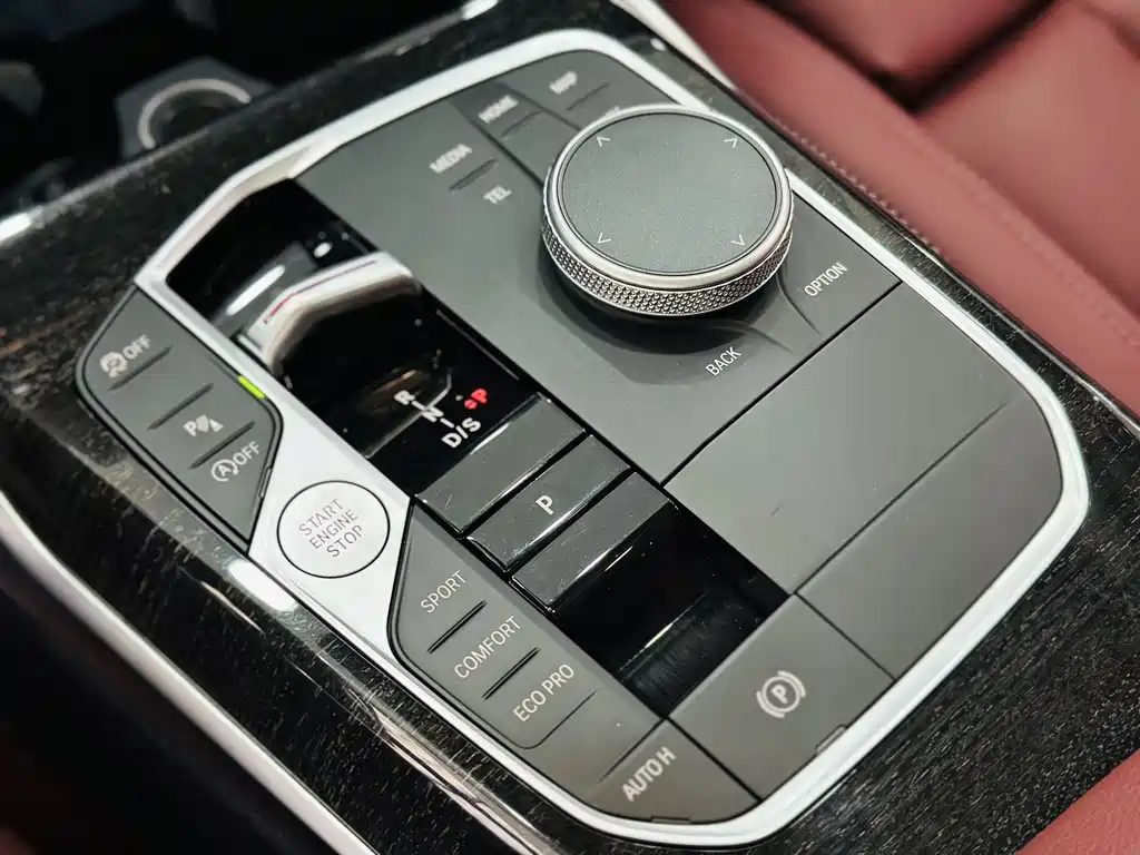 BMW 3 Series 2023 — фото 15