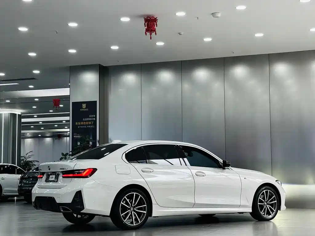 BMW 3 Series 2023