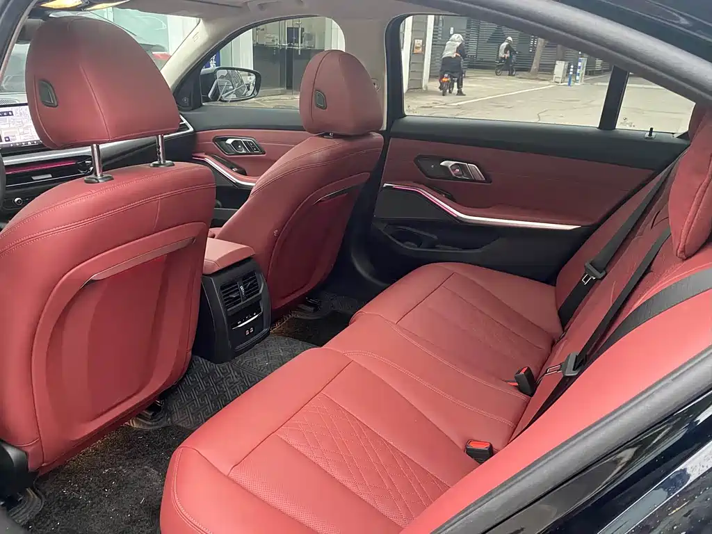 BMW 3 Series 2025 — фото 15