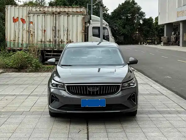 Geely Emgrand 2023