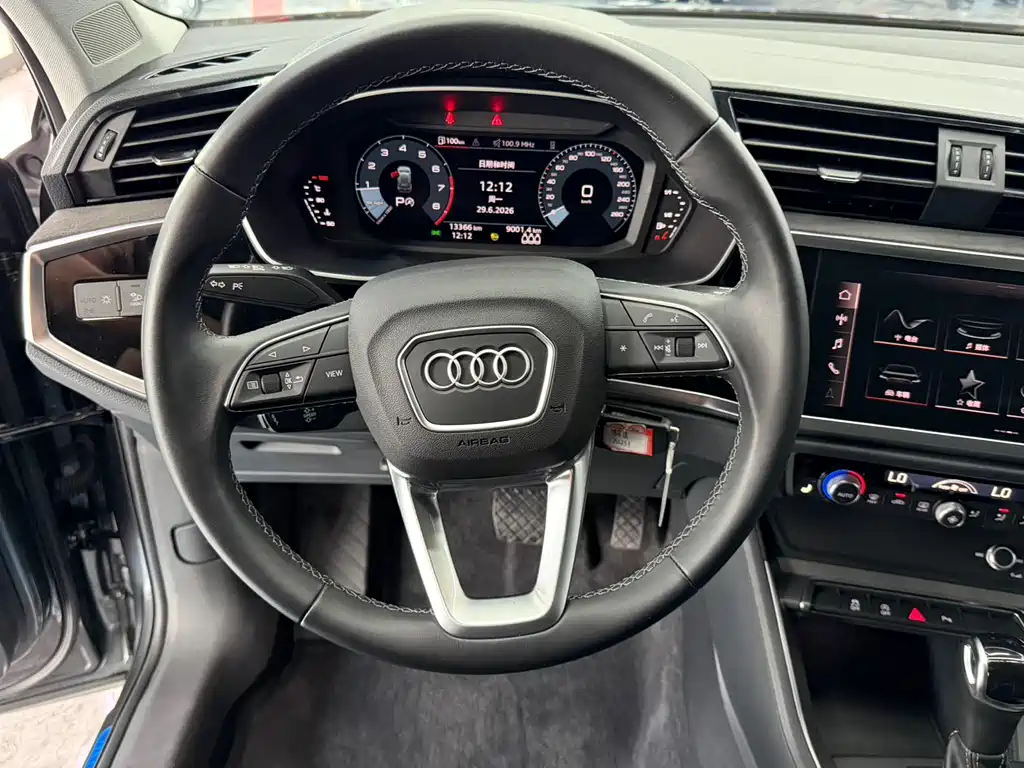 Audi Q3 2022 — фото 12