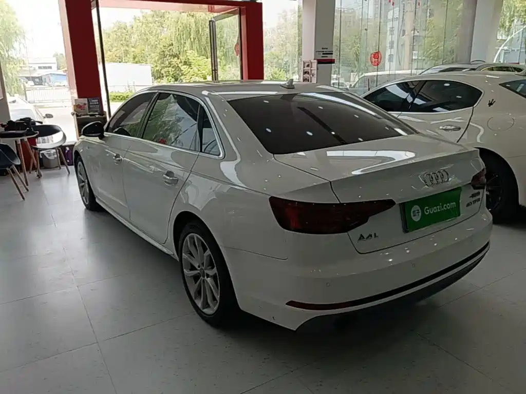 Audi A4L 2018