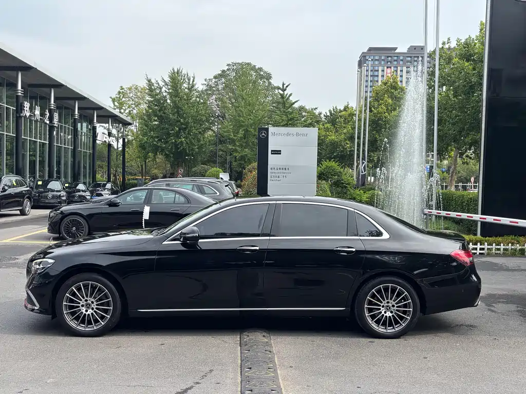 Mercedes-Benz E-Class 2022