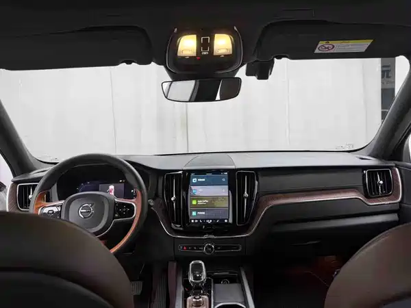 Volvo XC60 2022