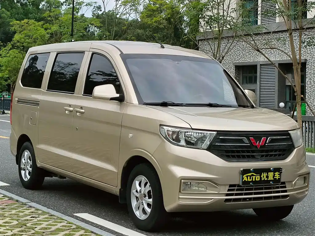 Wuling Hongguang V 2020 — фото 11