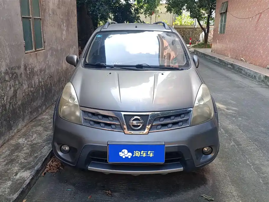 Nissan Livina 2010