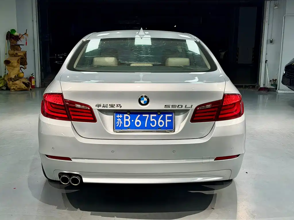 BMW 5 Series 2011