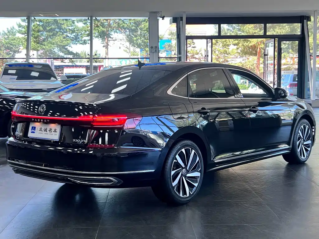Volkswagen Passat 2022