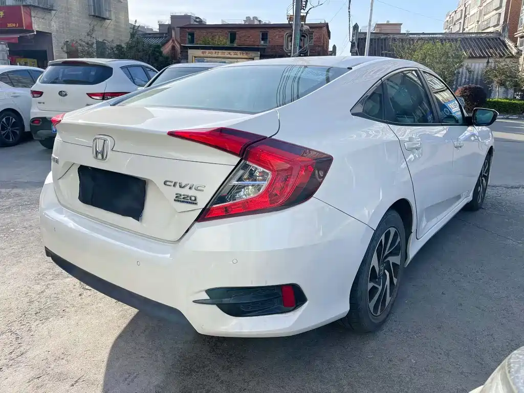 Honda Civic 2018 — фото 5