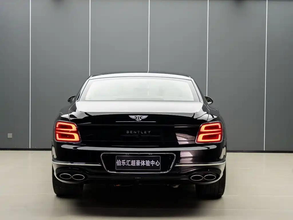 Bentley Flying Spur 2025 — фото 8