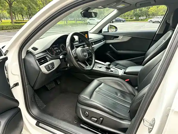 Audi A4L 2016