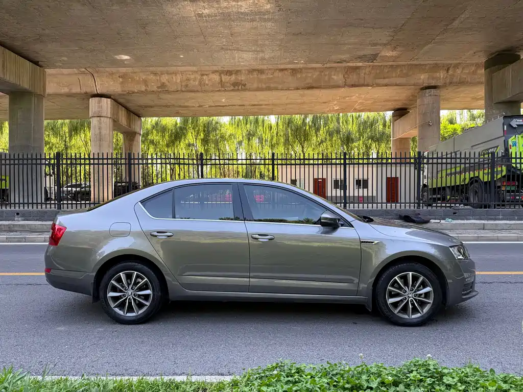 Skoda Octavia 2017 — фото 4