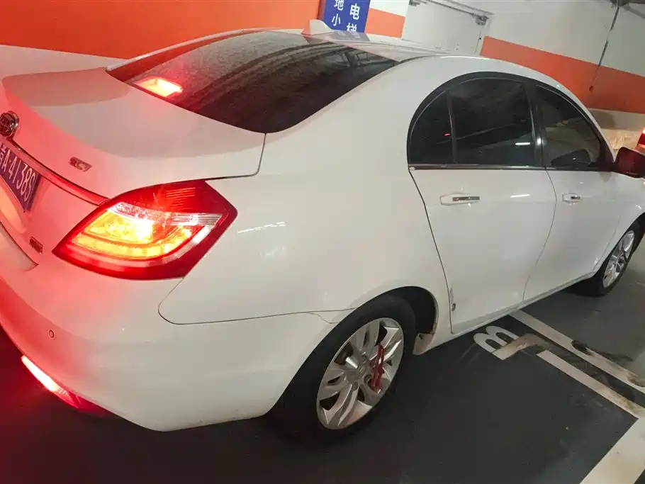 Geely Emgrand 2015