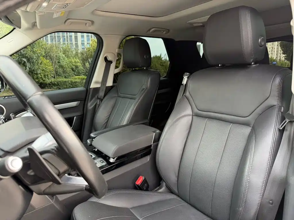 Land Rover Discovery 2019 — фото 18