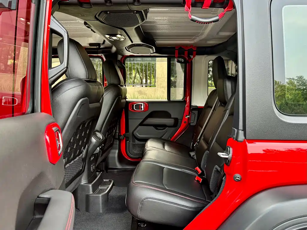 Jeep Wrangler 2021 — фото 13