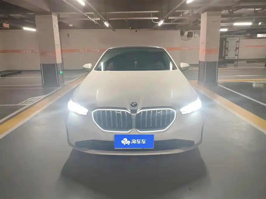 BMW 5 Series 2025