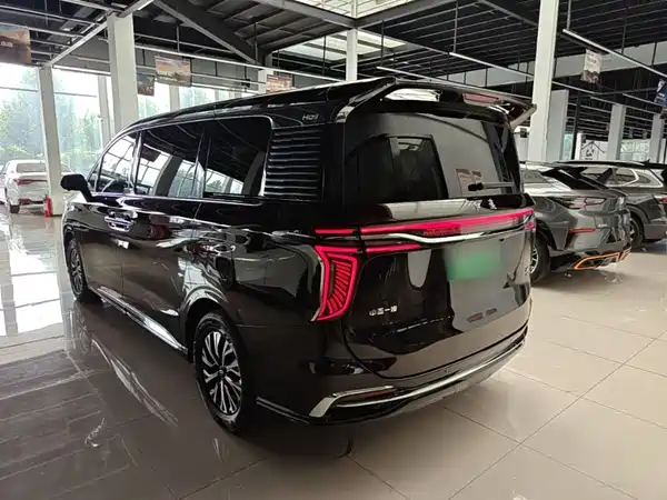 Hongqi HQ9 PHEV 2025