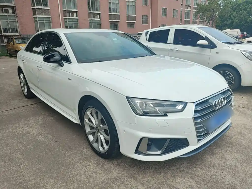 Audi A4L 2019
