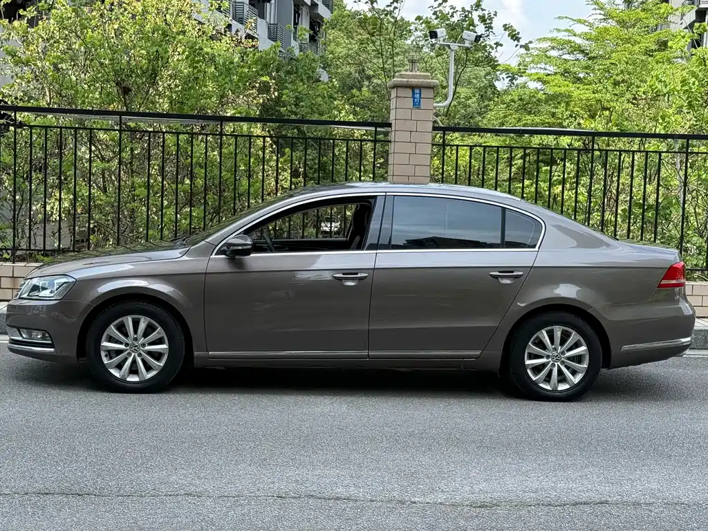 Volkswagen Magotan 2013