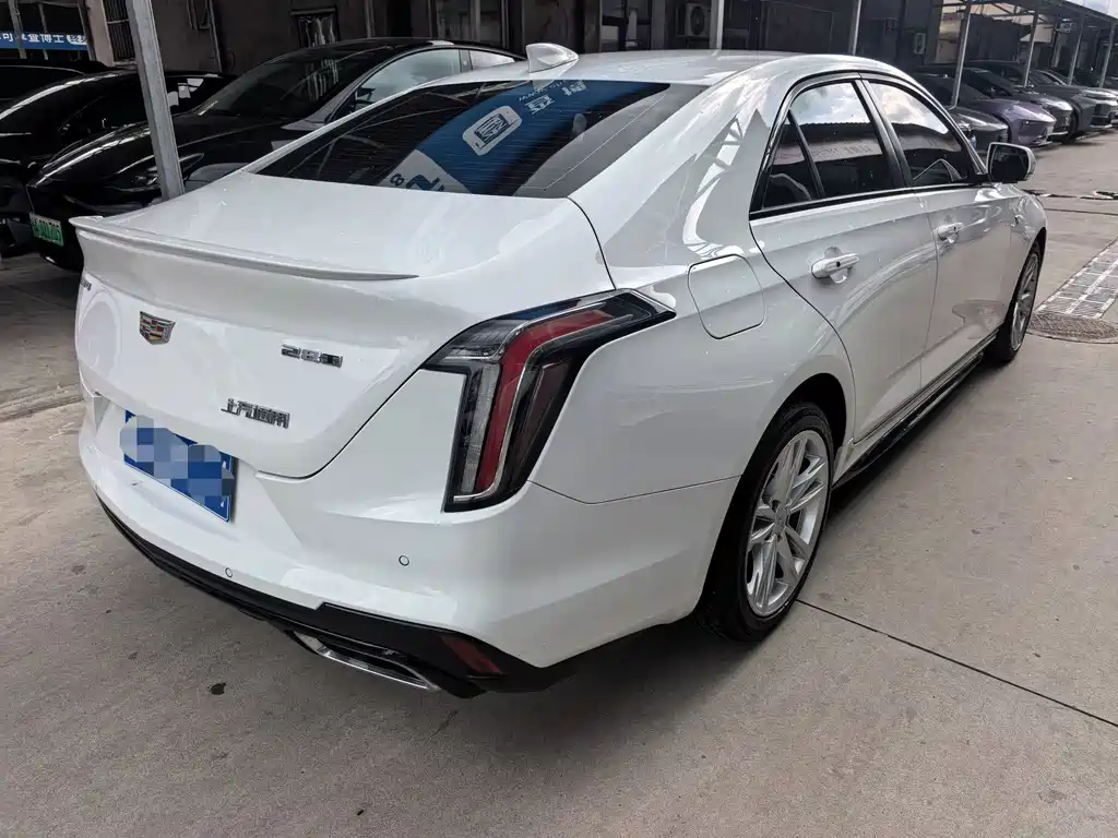 Cadillac CT4 2022 — фото 15