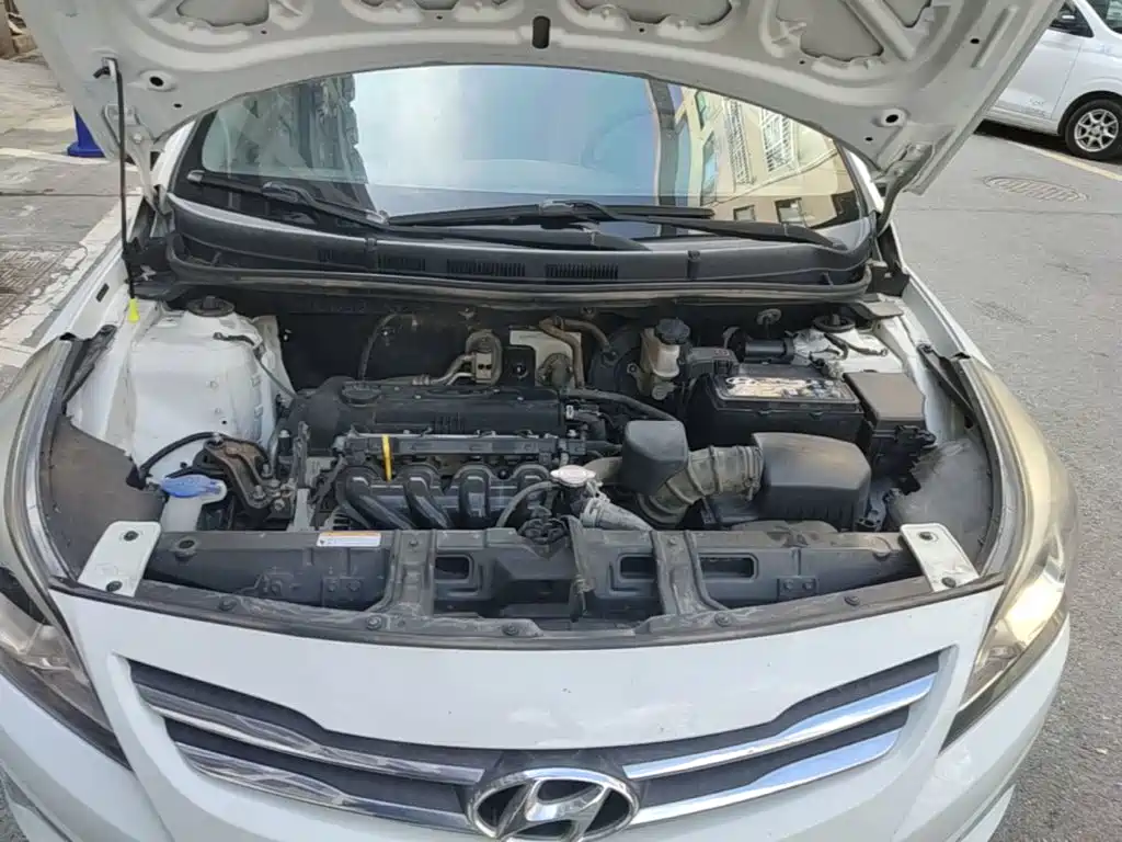 Hyundai Accent 2017 — фото 20